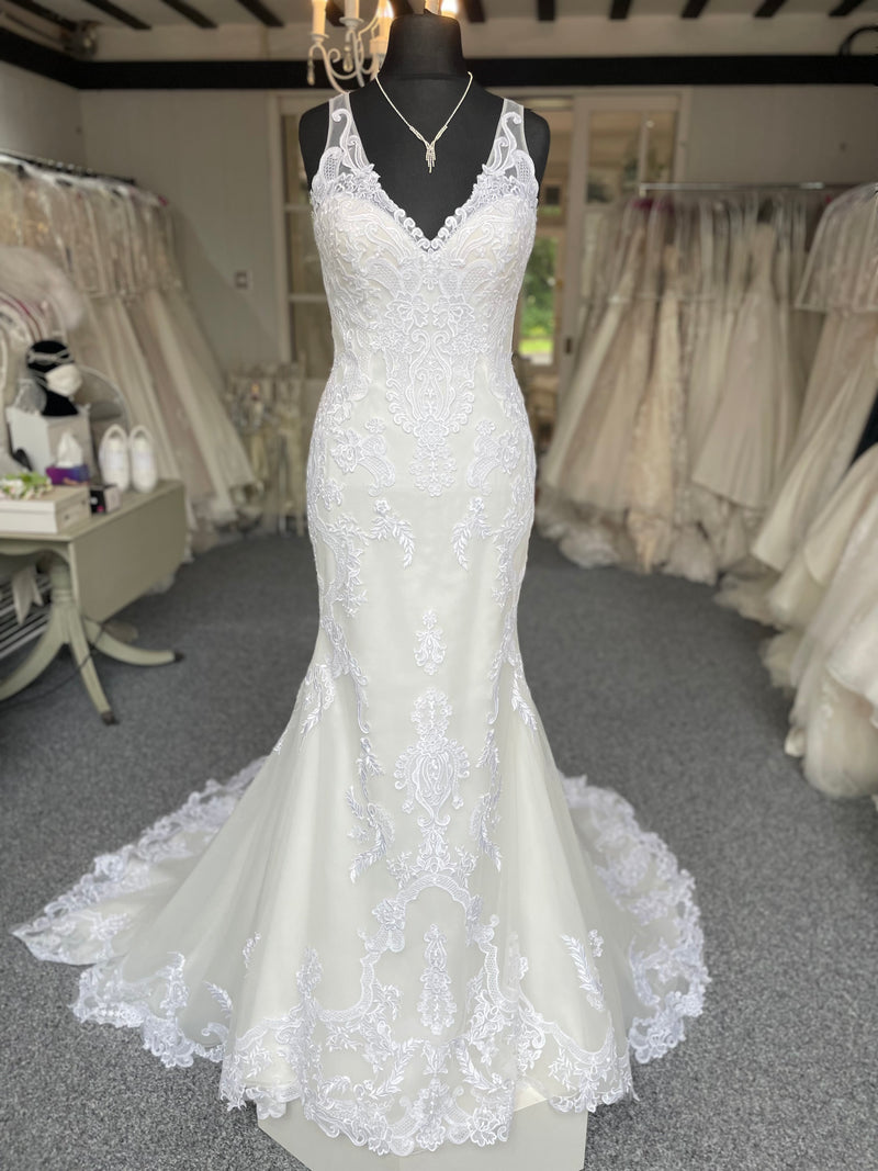 Pronovias Your Little Secret Bridal & Prom Boutique Pronovias Your Little Secret Bridal & Prom Boutique
