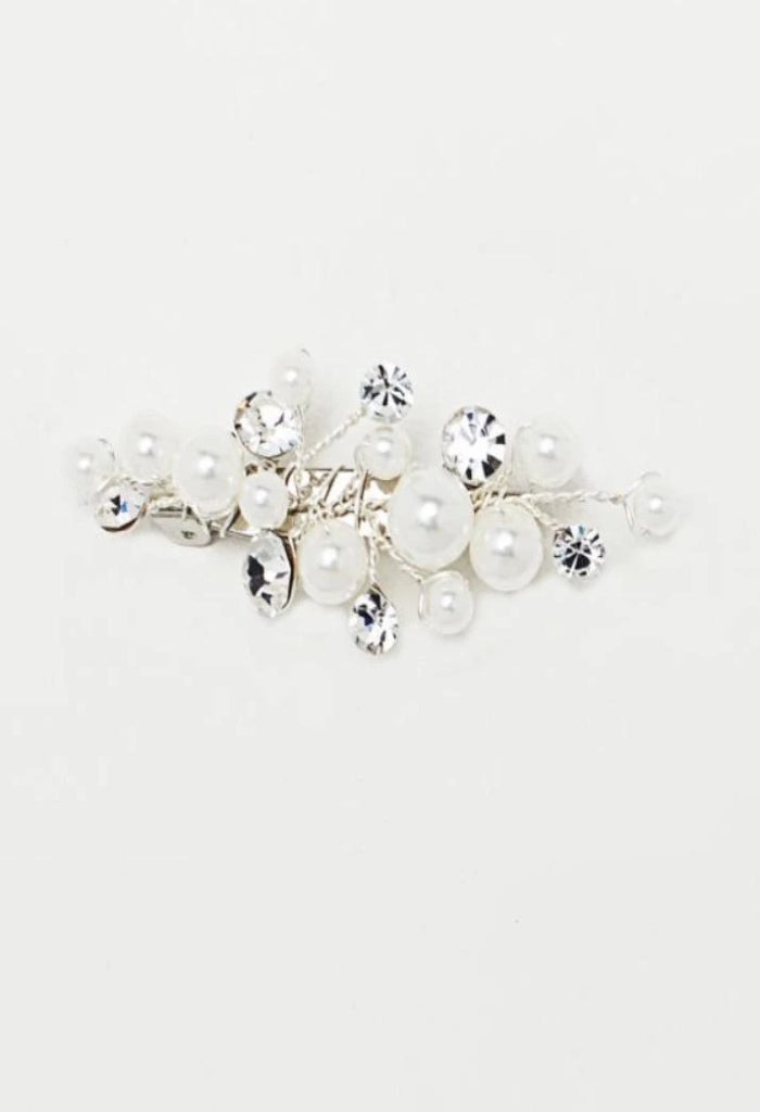 Bianco Evento train pin with crystals and pearls. Ideal for pinning up your train during the evening.